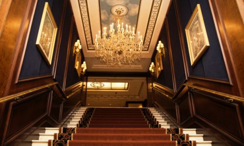 Comment éclairer un escalier sans trop dépenser ?