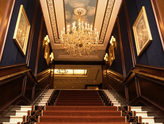 Comment éclairer un escalier sans trop dépenser ?