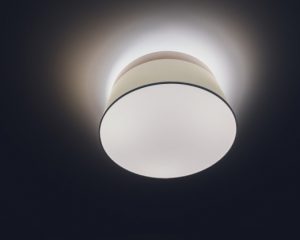 Comment brancher un luminaire de plafond ?