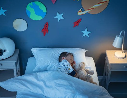 Comment décorer la chambre d’un enfant qui aime la science ?