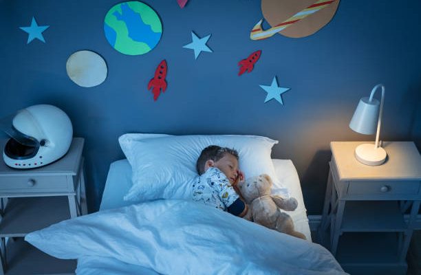 Comment décorer la chambre d’un enfant qui aime la science ?