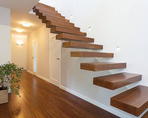 Escalier en bois : comment l’entretenir facilement ?