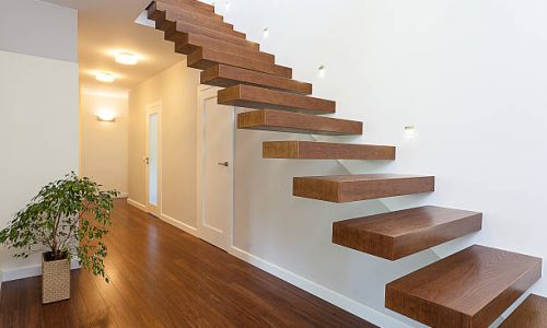 Escalier en bois : comment l’entretenir facilement ?