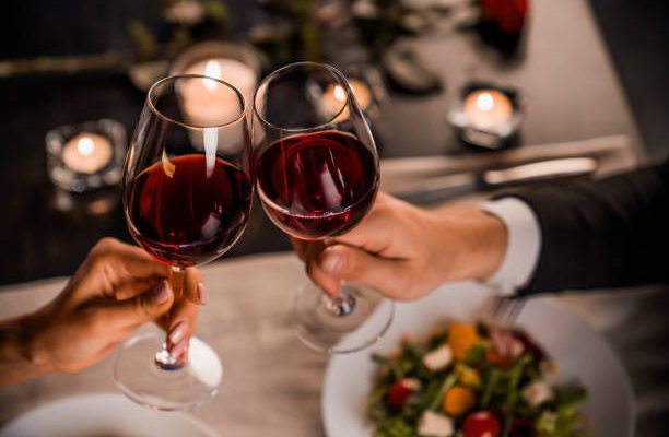 Pourquoi boire le vin dans un verre à pied ?