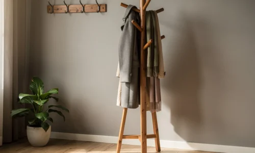 Patère et porte-manteau&nbsp;: la clé pour une entrée rangée et accueillante